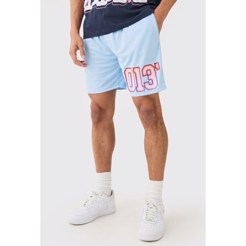 Mesh Printed Side Basketball Short - boohoo - Modalova