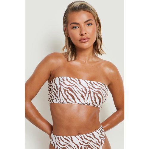 Top bikini a fascia con stampa tigrata - boohoo - Modalova