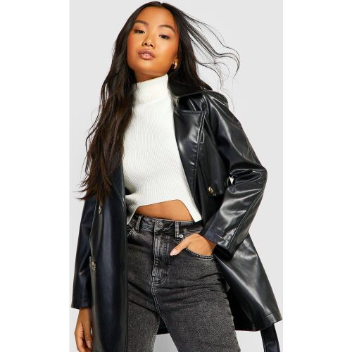 Gabardina Petite Crop De Cuero Sintético Con Cinturón - boohoo - Modalova
