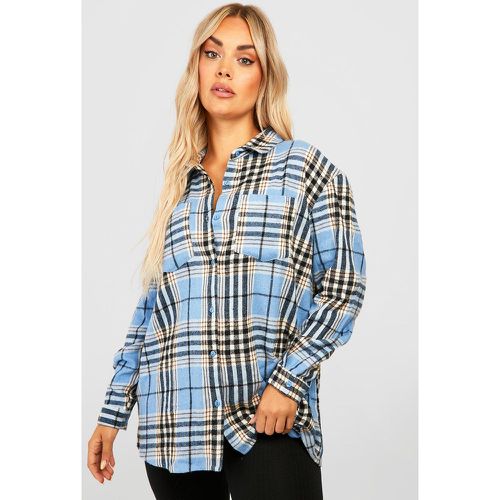 Camisa Plus Oversize De Cuadros - boohoo - Modalova