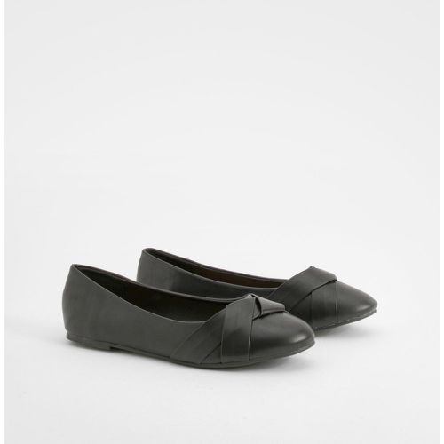 Wide Fit Twist Front Ballet Flats - boohoo - Modalova