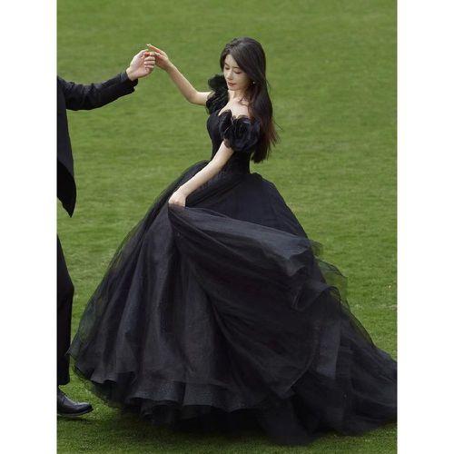 Gothic Wedding Dresses Princess Silhouette Sleeveless Flowers Tulle Floor-Length Bridal Gown - milanoo.com - Modalova