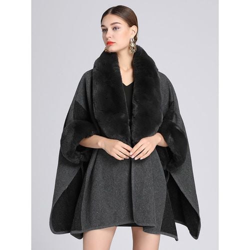 Women Poncho Designed Neckline Burgundy Poncho Layered Faux Fur Cape - milanoo.com - Modalova