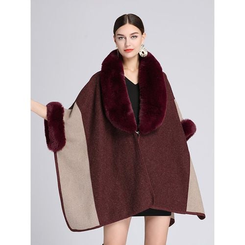 Women Poncho Designed Neckline Poncho Layered Faux Fur Cape - milanoo.com - Modalova