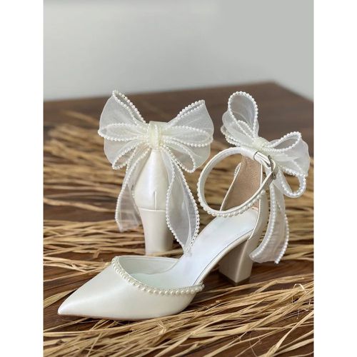 White Wedding Shoes Pointed Toe Bow Pearls Chunky Heel Bridal Shoes - milanoo.com - Modalova