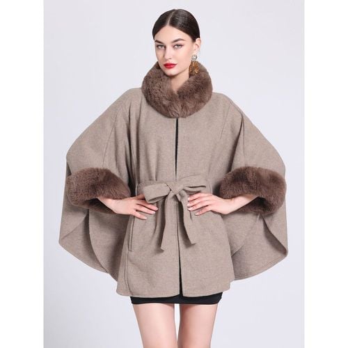 Women Poncho High Collar Light Gray Oversized Faux Fur Cape - milanoo.com - Modalova