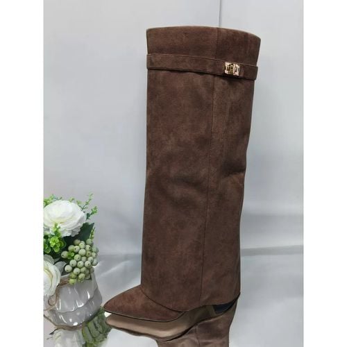 Suede Knee High Boots Apricot Pointed Toe Buckled Detail Zip Up Chunky Heel Boots - milanoo.com - Modalova