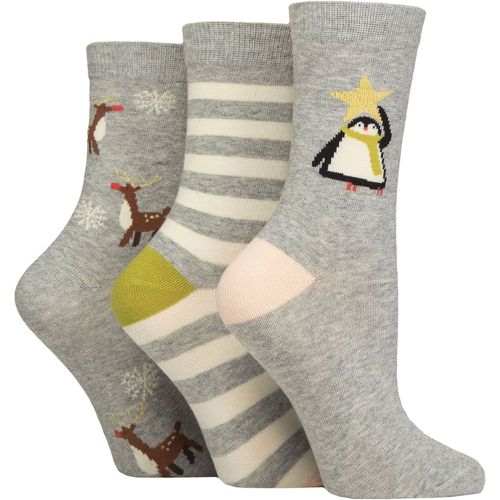 Ladies 3 Pair Caroline Gardner Christmas Patterned Cotton Socks Penguin 4-8 - SockShop - Modalova