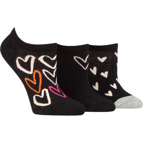 Women's 3 Pair Patterned Cotton Trainer Socks All Over Hearts UK 4-8 - Caroline Gardner - Modalova