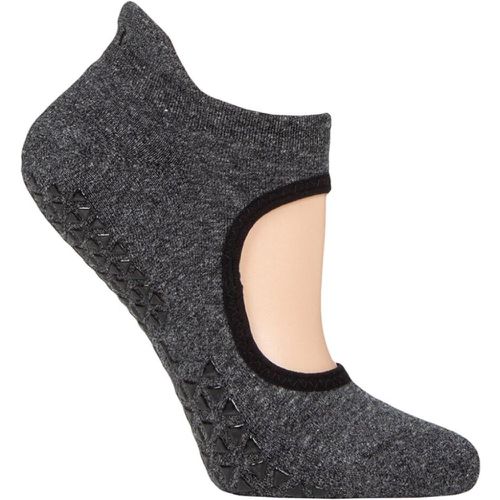 Women's 1 Pair Emma Organic Cotton Yoga Socks with Grip Shadow M - Tavi Noir - Modalova