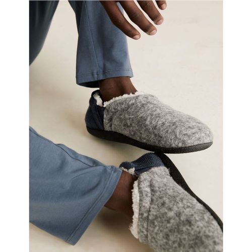 Slippers with Freshfeet™ navy - Marks & Spencer - Modalova