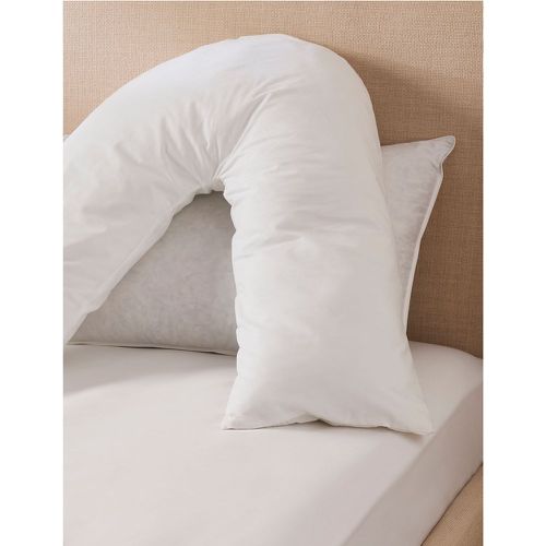 Medium V-Shaped Pillow with Pillowcase - Marks & Spencer - Modalova