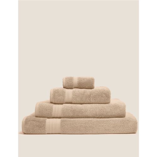 Plush Organic Cotton Towel brown - Marks & Spencer - Modalova