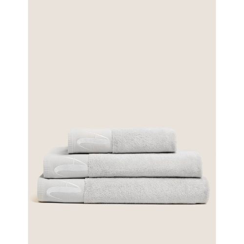 Pure Cotton Alphabet Towel grey - Marks & Spencer - Modalova