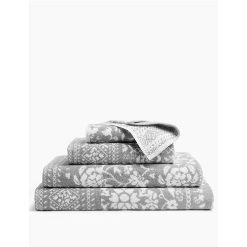 Pure Cotton Floral Patchwork Towel grey - Marks & Spencer - Modalova
