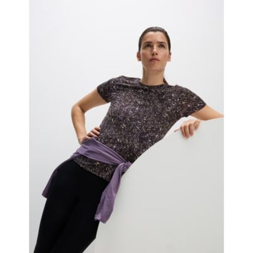 Womens Printed Scoop Neck Fitted T-Shirt - Goodmove - Modalova