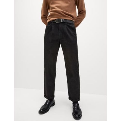 Mens Relaxed Tapered Fit Single Pleat Jeans - - M&S Collection - Modalova