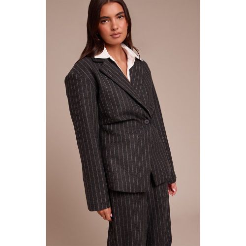 Blazer brossé gris charbon à fines rayures et taille cintrée | Taille 38 - PrettyLittleThing - Modalova