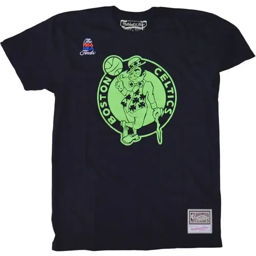 Das T-Shirt mit dem fluo Logo Boston Celtics NBA Neon Logo ist ein absolutes Muss für alle Basketballfans, insbesondere für die Anhänger der Boston - MAG8337388 - Modalova