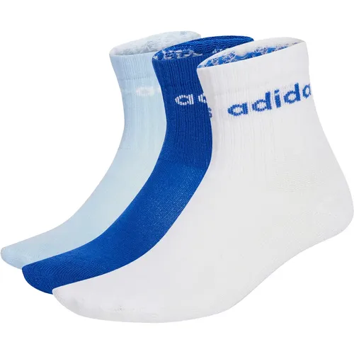 Tieni i piedini dei piccoli comodi per tutto il giorno con queste calze adidas per bambini. Sono un must-have quotidiano, pronti per la scuola, gli in - MAG10547048 - Modalova