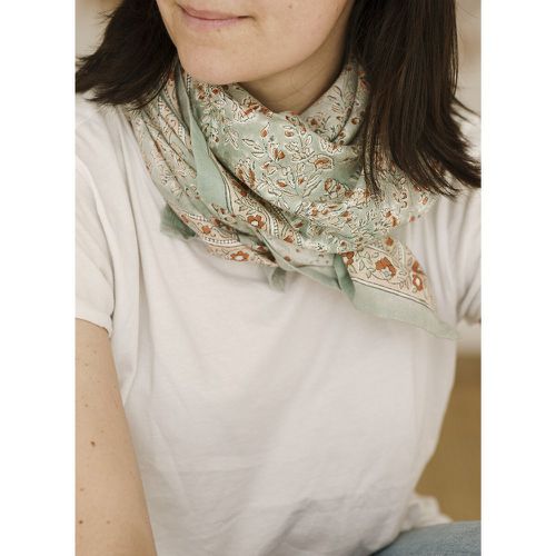 Sarika Matcha Large Scarf in Printed Cotton - BINDI ATELIER - Modalova