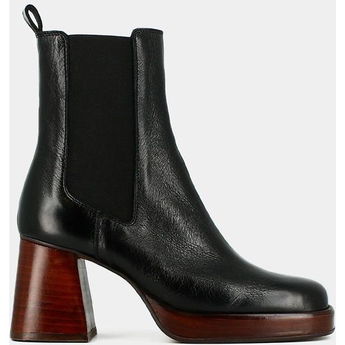 Becca Platform Chelsea Boots in Leather - JONAK - Modalova