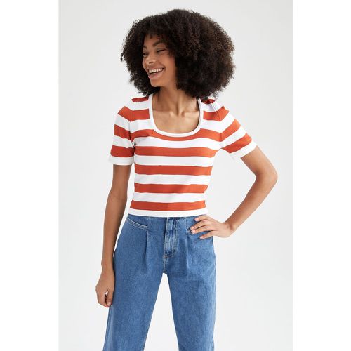 Fitted Short Sleeve Striped Crop Top - DeFacto - Modalova