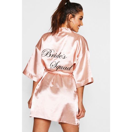 Vestaglia in raso con scritta Brides Squad - boohoo - Modalova