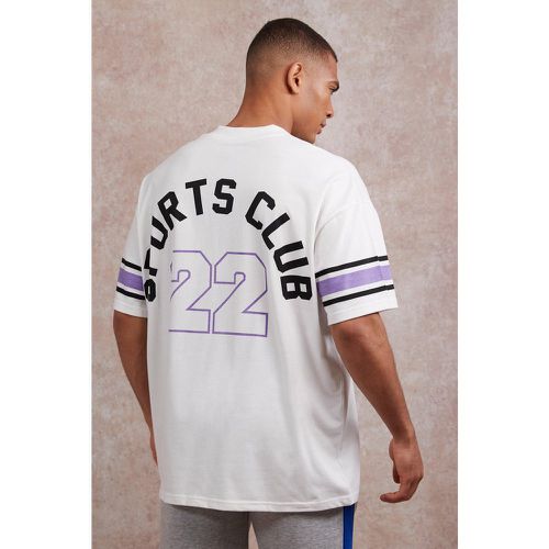 Camiseta Oversize Con Estampado De Béisbol Y Escote De Pico - boohoo - Modalova