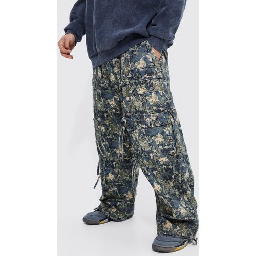 Pantaloni Cargo in fantasia militare a calzata ampia con vita elasticizzata - boohoo - Modalova