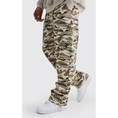 Pantaloni rilassati in fantasia militare con tasche Cargo - boohoo - Modalova