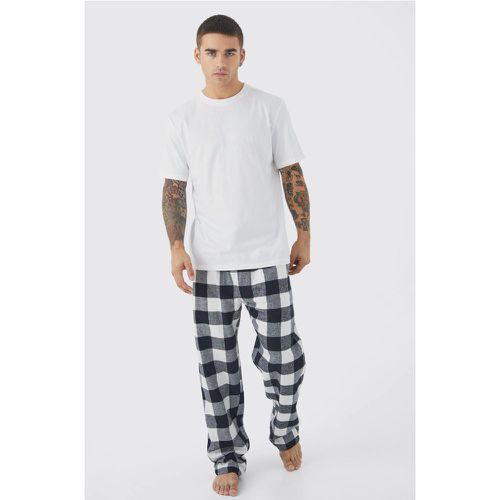 Pijama De Pantalón Corto Y Camiseta Con Estampado De Cuadros - boohoo - Modalova