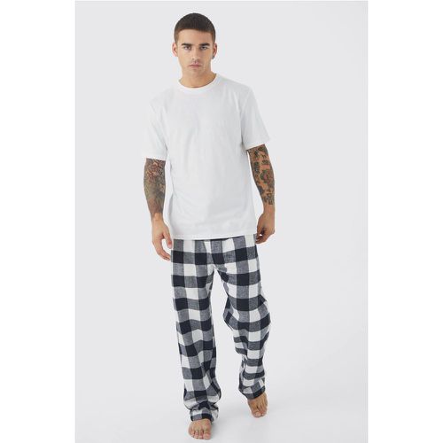 Set pigiama a quadri & T-shirt & pantaloni del pigiama - boohoo - Modalova