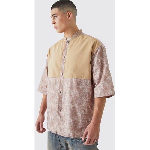 Camisa De Camuflaje Con Caída En Los Hombros Y Cuello De Canalé - boohoo - Modalova