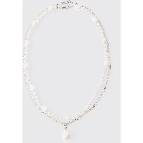 Collana color argento con pendente di perle - set di 2 paia - boohoo - Modalova