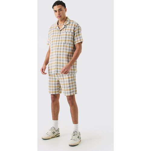 Conjunto Oversize Texturizado De Pantalón Corto Y Camisa Mini De Cuadros - boohoo - Modalova