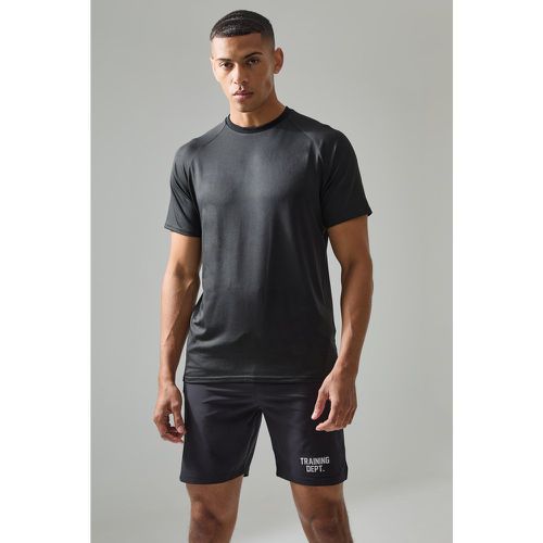 Man Active Essentials Gym Raglan T-shirt - boohoo - Modalova