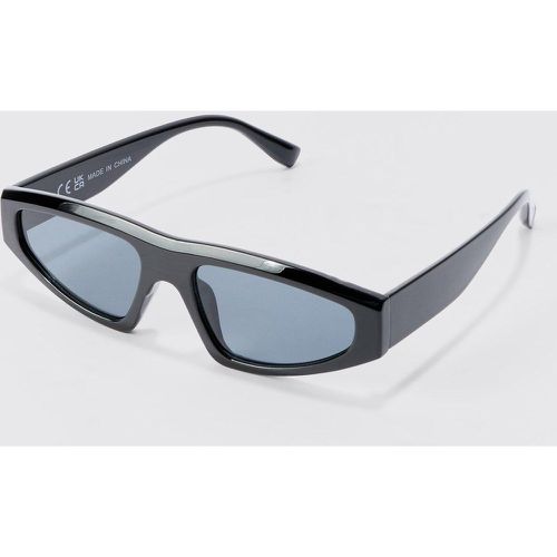 Triangle Plastic Sunglasses In Black - boohoo - Modalova