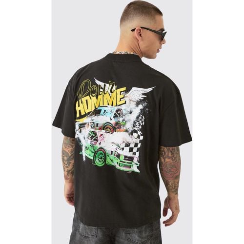 T-shirt oversize con grafica di auto da corsa sul retro e girocollo esteso - boohoo - Modalova