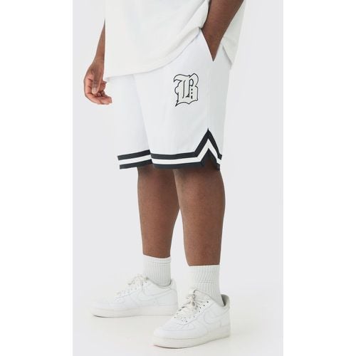 Pantaloncini da basket Plus Size comodi in rete con applique di lettera B - boohoo - Modalova