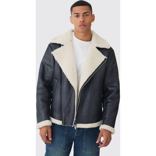 Chaqueta De Aviador Negra De Ante Sintético Con Cuello De Borreguito - boohoo - Modalova