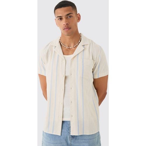 Short Sleeve Textured Multi Stripe Pocket Shirt - boohoo - Modalova