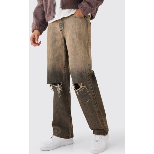 Jeans extra comodi marroni in denim rigido con strappi sul ginocchio - boohoo - Modalova