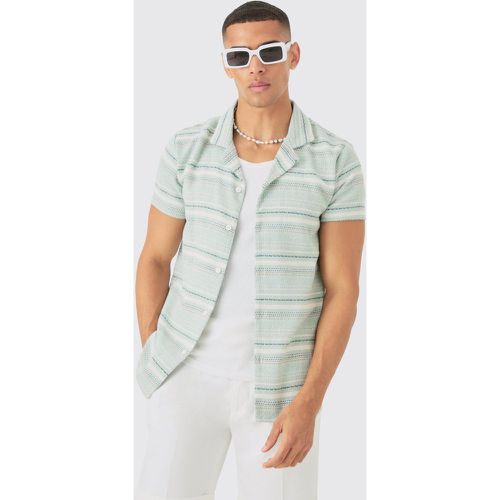 Camisa De Manga Corta Texturizada Con Rayas - boohoo - Modalova