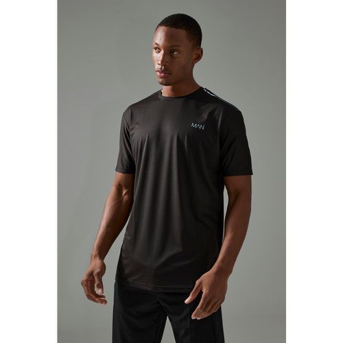 Camiseta Man Active Regular Resistente - boohoo - Modalova