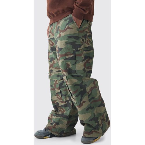 Pantaloni Cargo Plus Size extra comodi in tela in fantasia militare effetto smagliato - boohoo - Modalova