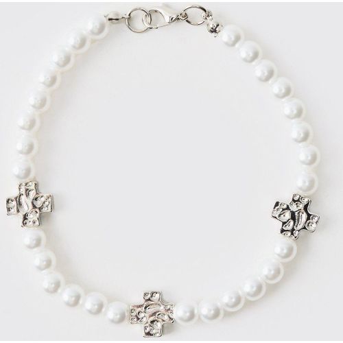 Pulsera De Perlas Con Cruces - boohoo - Modalova