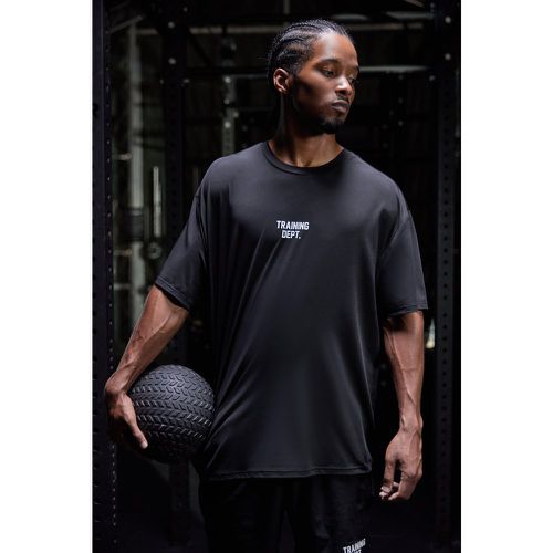 Camiseta Man Active Oversize Perforada Resistente Con Estampado Training Dept - boohoo - Modalova