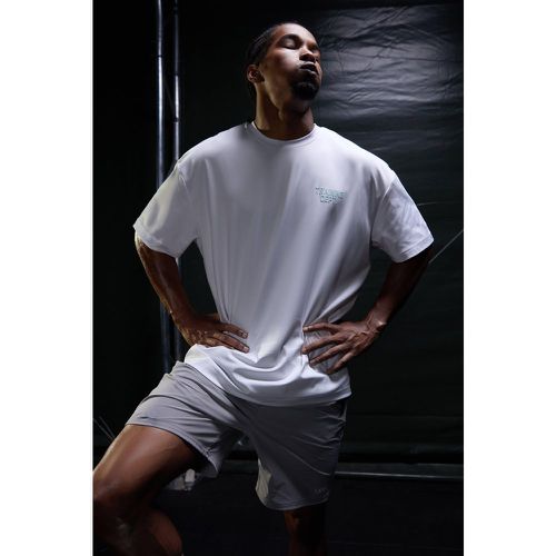 Camiseta Man Active Oversize Resistente Con Estampado Training Dept - boohoo - Modalova