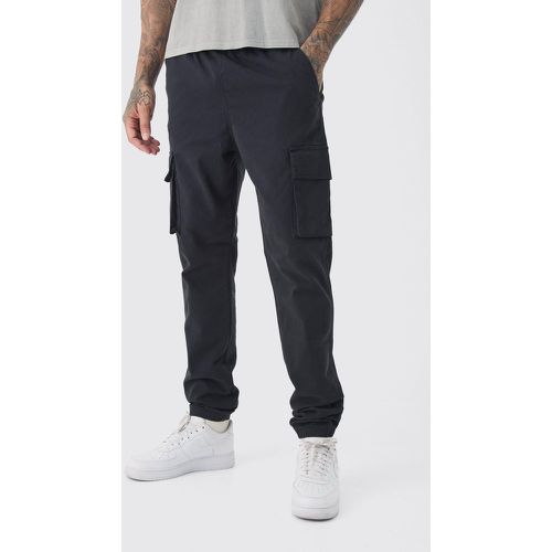 Pantaloni Cargo Tall Slim Fit con vita elasticizzata e polsini alle caviglie - boohoo - Modalova